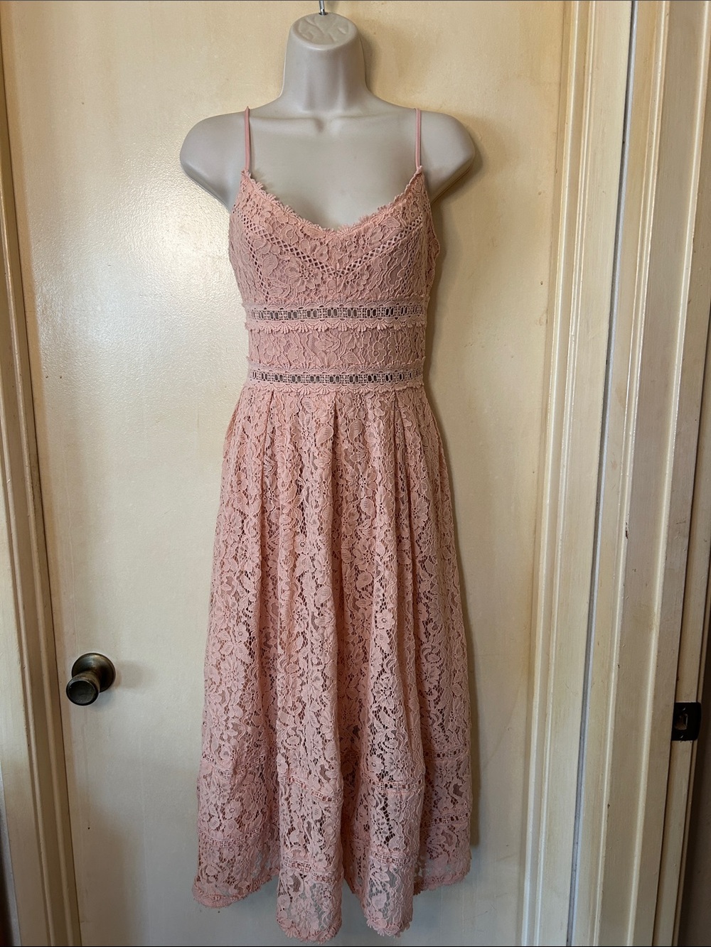NSR Blush Pink Lace Spaghetti-Strap Midi Dress size M